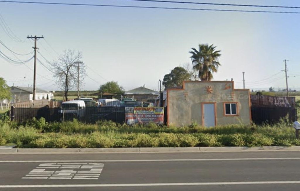 3748 3748 E State Highway 140