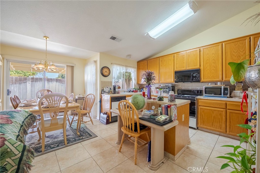 1423 Hunters, Merced, CA 95340
