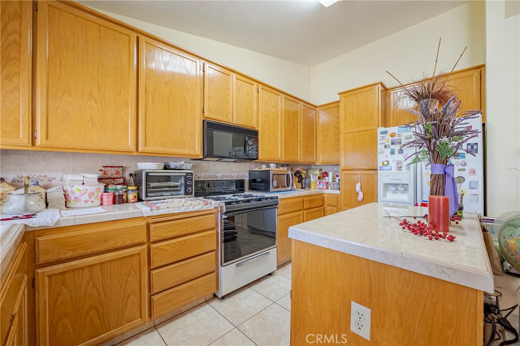 1423 Hunters, Merced, CA 95340